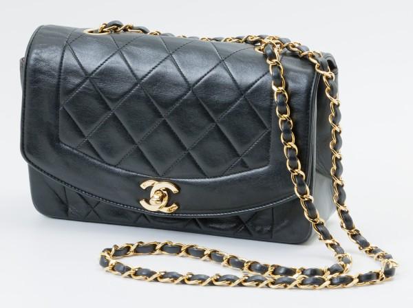 CHANEL (シャネル) マトラッセ チェーンショルダー  A01164/ダイアナフラップ